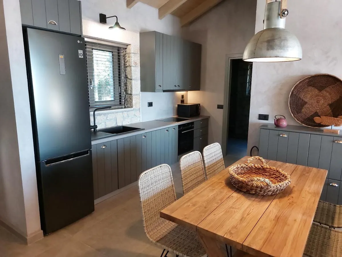Elaiopetra Kefalonia - Stonehouse Hideaway With Pool - Modern Luxury With Serene Sea And Mountain Views Metaxáta Villa